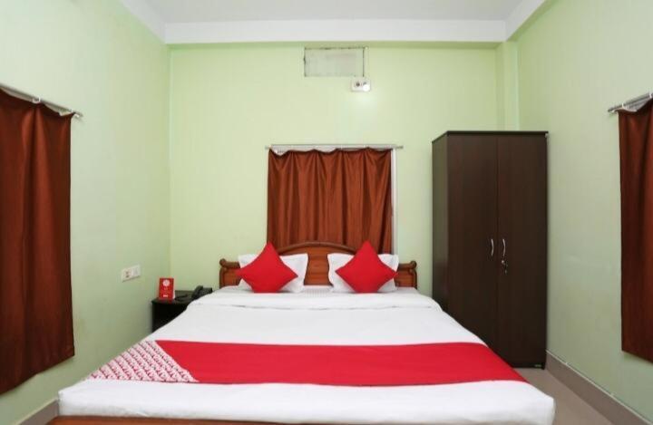 Hotel Royal Galaxy Puri Exterior photo